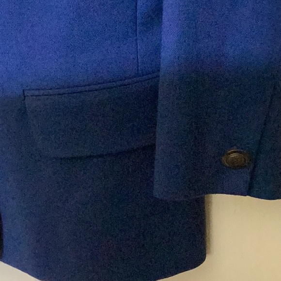 Size 8 Petite navy blue worsted wool jacket. - Picture 4 of 7